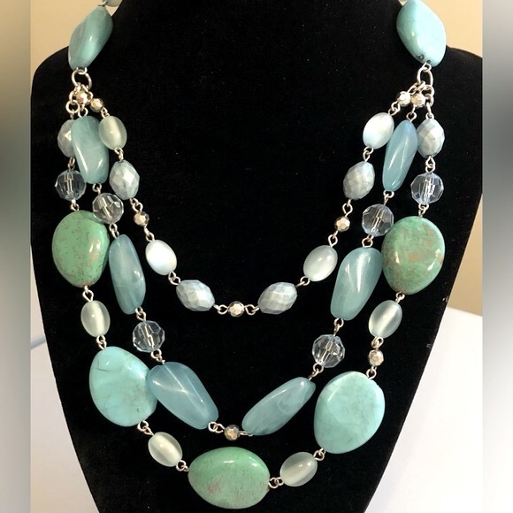 Shades of Turquoise Beads Necklace and Pierced Earrings - Picture 5 of 7